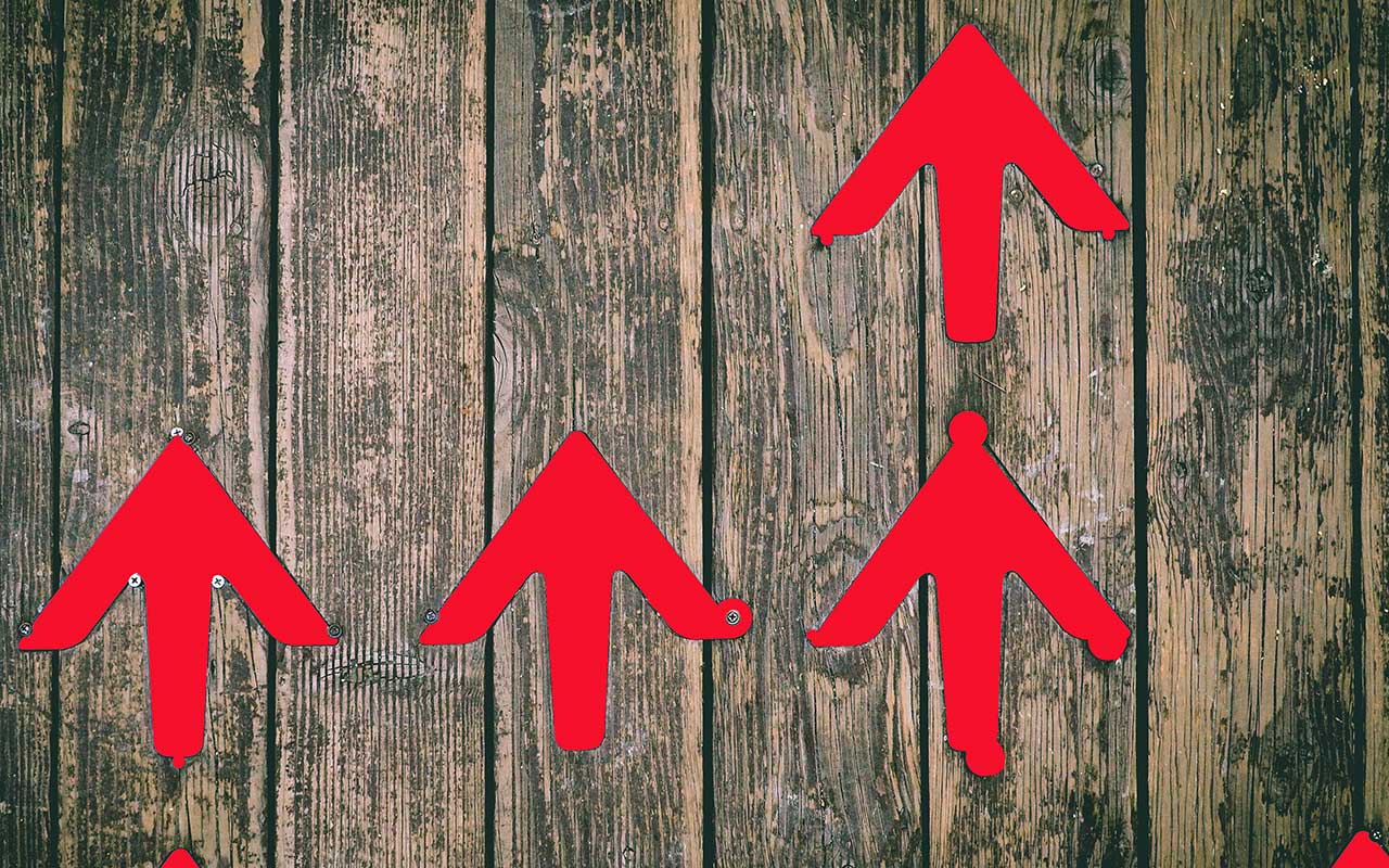 Bilde av piler som peker oppover